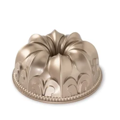 Bakform Fleur De Lis Bundt Pan - Nordic Ware
