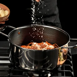 Gryta med lock i rostfritt stål, nonstick, 4,7 L - Hexclad