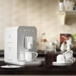 Helautomatisk Espressomaskin, Vit - Smeg