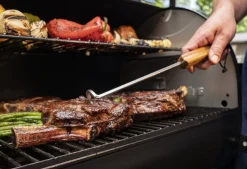 Pig tail BBQ flipper - TRAEGER