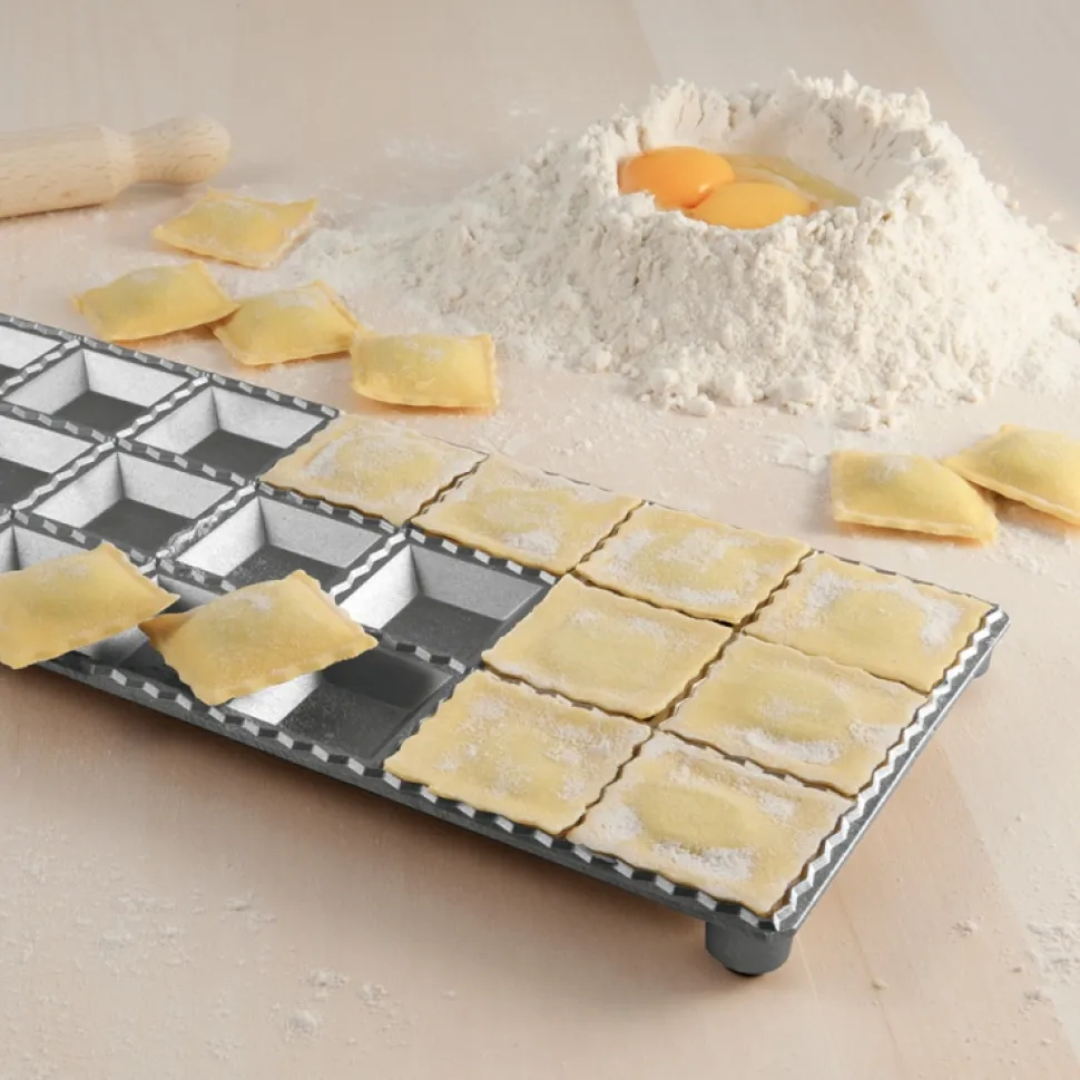Ravioliform med kavel, 24 kvadratiska bitar - Eppicotispai