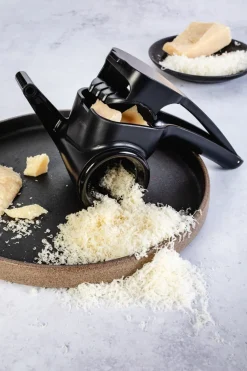 Roterande Ostrivare, Parmesanrivare - Microplane