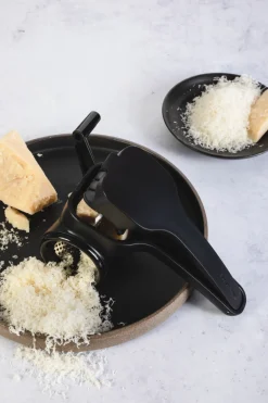 Roterande Ostrivare, Parmesanrivare - Microplane