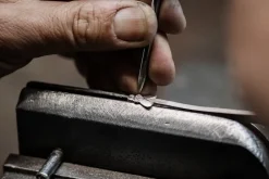 Sommelierkniv av Bark från Förstenad Ek, damaskerad m dekor, Collection - Forge de Laguiole