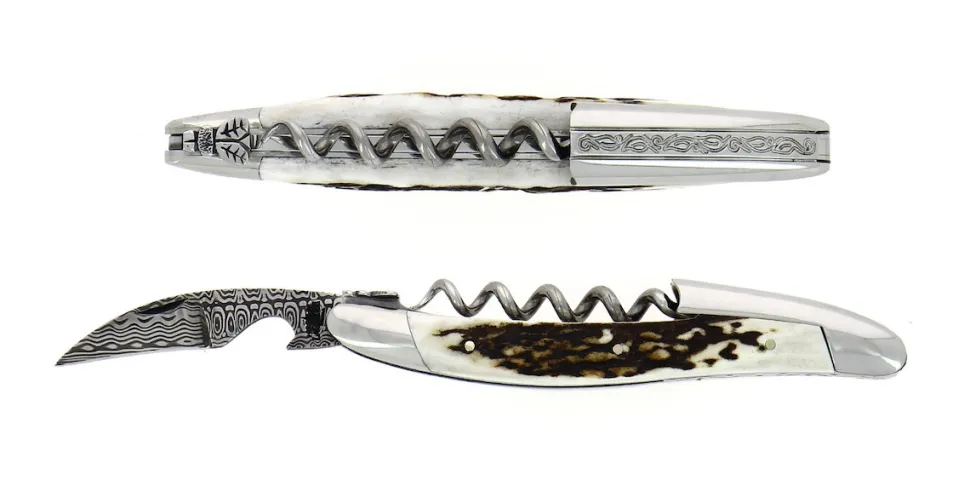Sommelierkniv av Hjorthorn, damaskerad m dekor, Collection - Forge de Laguiole